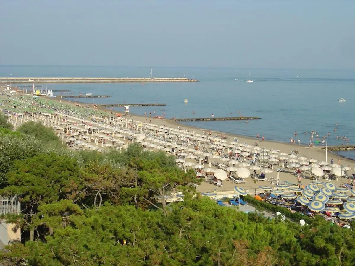 Lovely Flat Facing The Swimming Pool Caorle 0*,