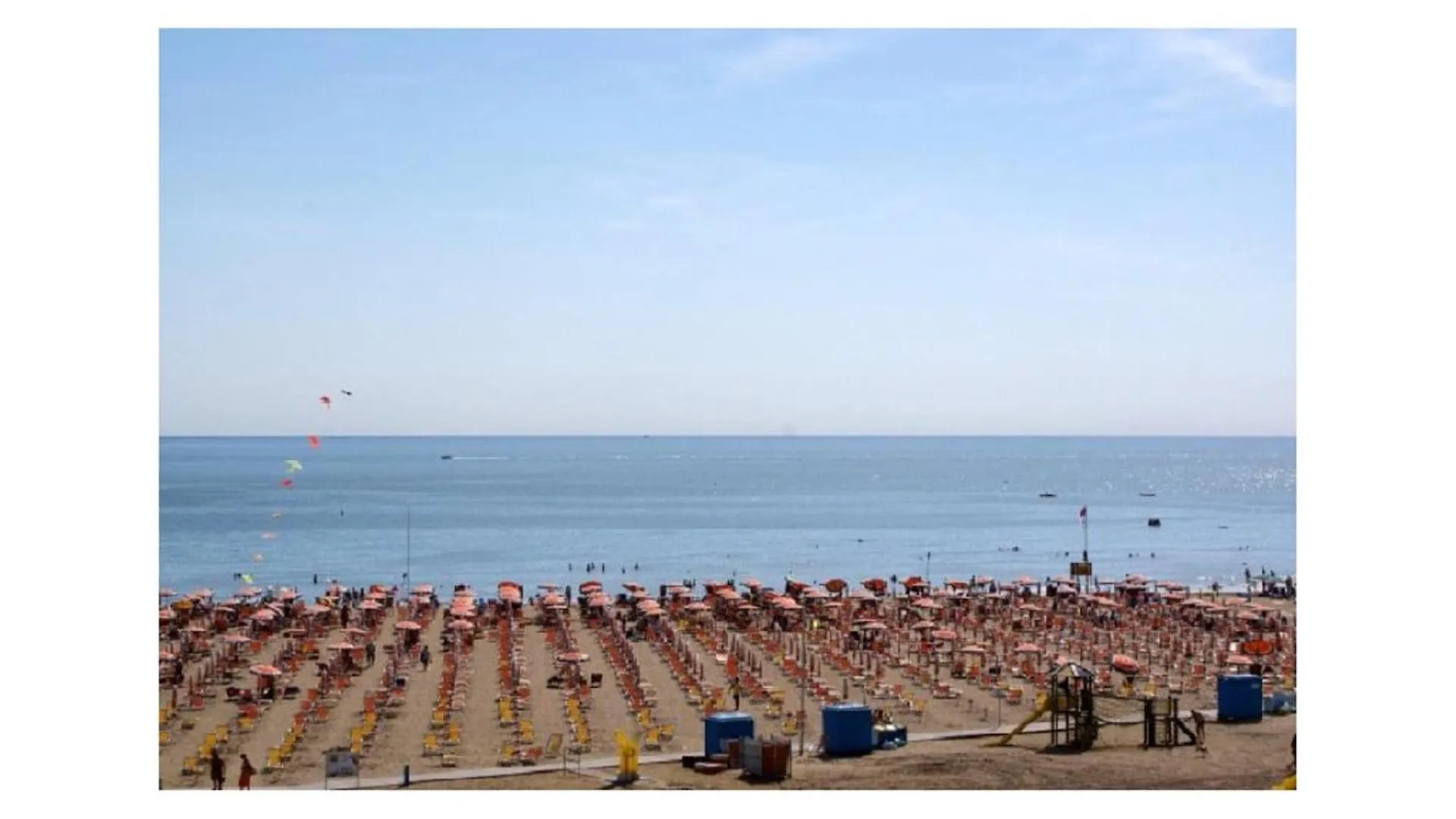 Lovely Flat Facing The Swimming Pool Caorle